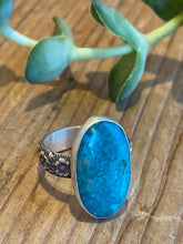 Load image into Gallery viewer, Turquoise rings with floral silver band
